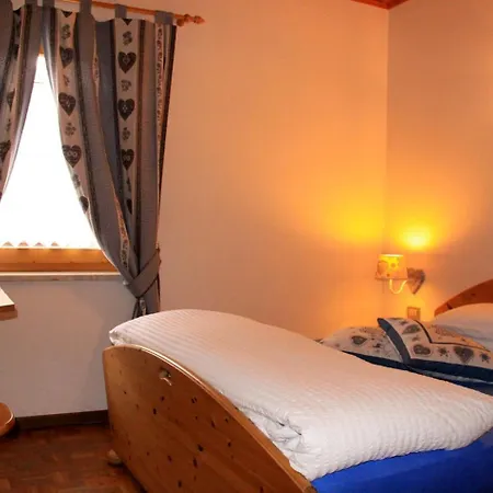 Hotel Garni Biancaneve Ruffre-mendola 3*