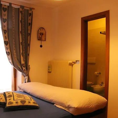 Garni Biancaneve Ruffre-mendola Hotel