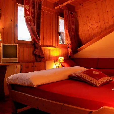 Garni Biancaneve Ruffre-mendola Hotel